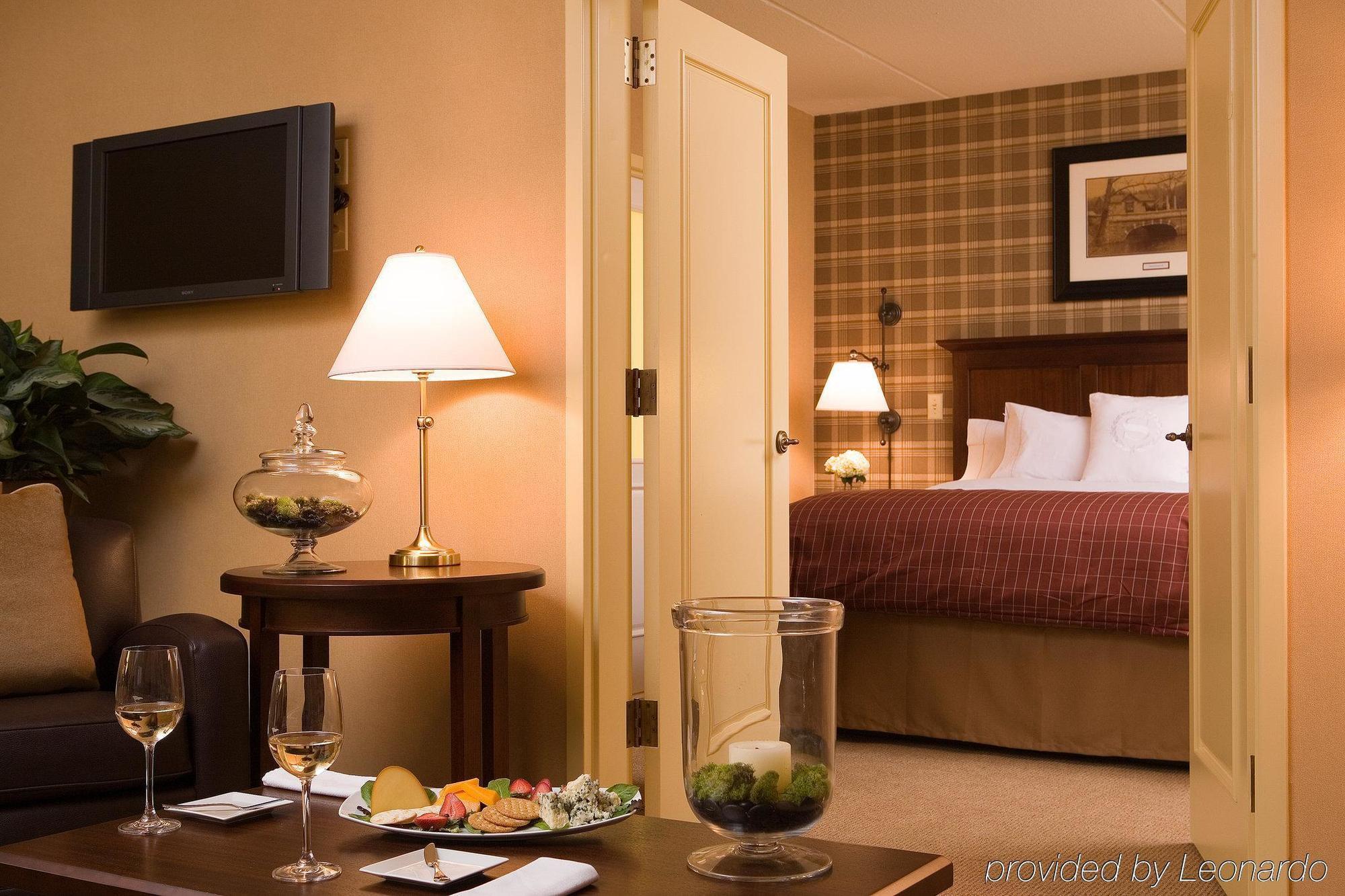 فندق فندق شيراتون تاريتاون الغرفة الصورة